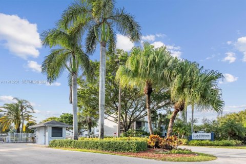 Townhouse in Homestead, Florida 2 bedrooms, 90.12 sq.m. № 1991616 - photo 2