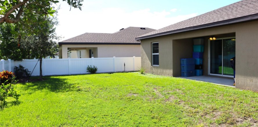 Villa ou maison à Fort Pierce, Floride 3 chambres, 130.99 m2 № 740131