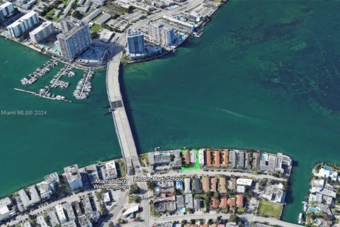 Commercial property in Miami Beach, Florida № 1979309 - photo 4