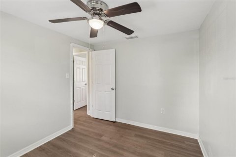 Casa en venta en Tampa, Florida, 3 dormitorios, 79.06 m2 № 1885998 - foto 12