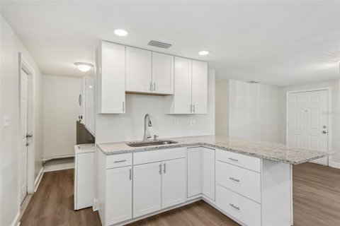 Casa en venta en Tampa, Florida, 3 dormitorios, 79.06 m2 № 1885998 - foto 21