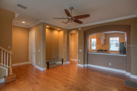Touwnhouse à louer à Tampa, Floride: 2 chambres, 162.11 m2 № 2102401 - photo 10