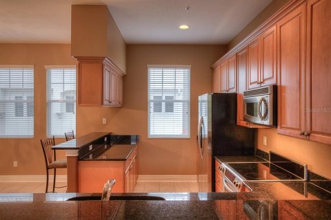 Touwnhouse à louer à Tampa, Floride: 2 chambres, 162.11 m2 № 2102401 - photo 8