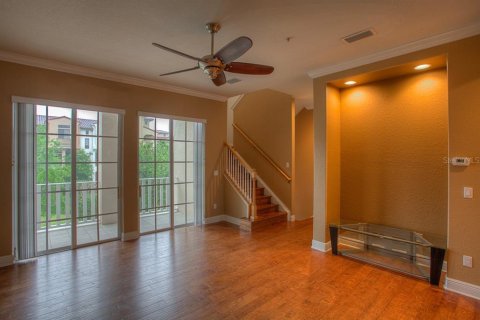 Touwnhouse à louer à Tampa, Floride: 2 chambres, 162.11 m2 № 2102401 - photo 4