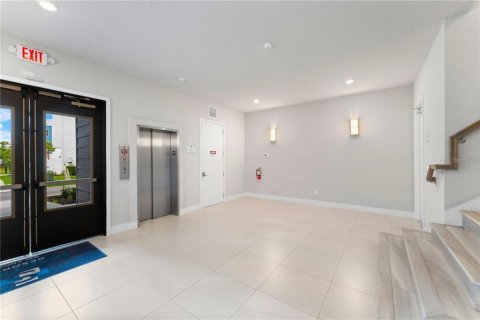 Copropriété à vendre à Four Corners, Floride: 4 chambres, 244.33 m2 № 2355006 - photo 3