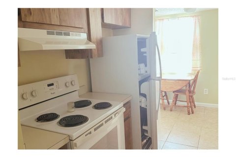 Condominio en alquiler en Port Richey, Florida, 1 dormitorio, 53.14 m2 № 1905658 - foto 2