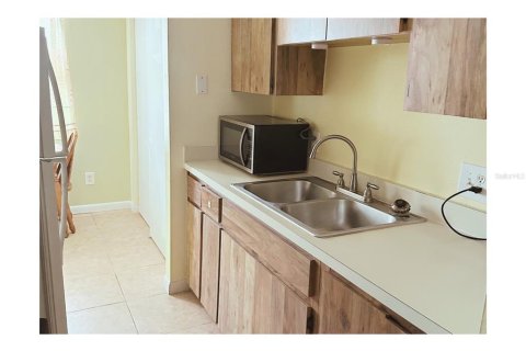 Condominio en alquiler en Port Richey, Florida, 1 dormitorio, 53.14 m2 № 1905658 - foto 3