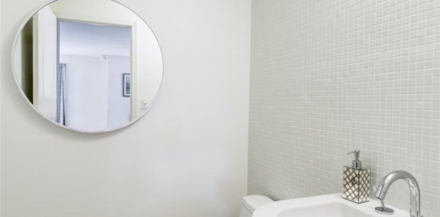 Townhouse in Fort Lauderdale, Florida 3 bedrooms, 237.18 sq.m. № 1073724