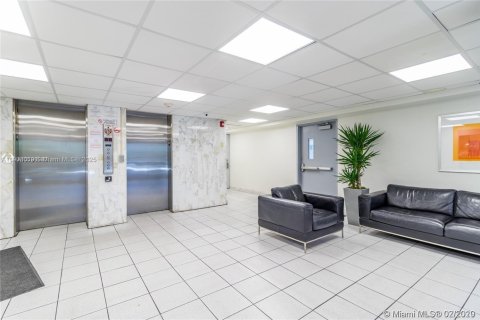 Купить кондоминиум в Майами-Бич, Флорида 1 спальня, 78.5м2, № 1964493 - фото 20