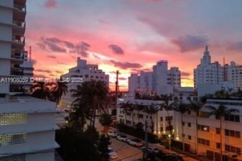 Купить кондоминиум в Майами-Бич, Флорида 1 спальня, 78.5м2, № 1964493 - фото 25