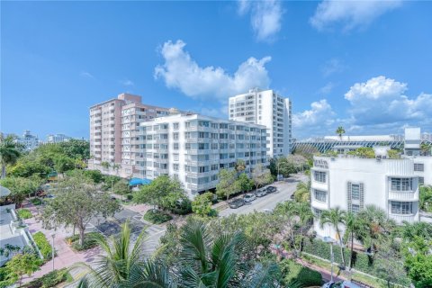 Купить кондоминиум в Майами-Бич, Флорида 1 спальня, 78.5м2, № 1964493 - фото 10