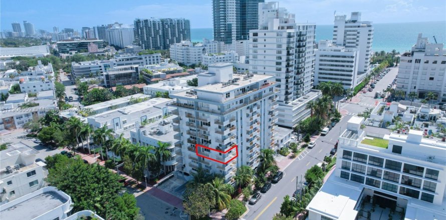 Кондоминиум с 1 спальней в Майами-Бич, Флорида № 1964493