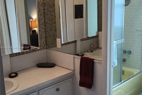 Купить кондоминиум в Майами-Бич, Флорида 1 спальня, 78.5м2, № 1964493 - фото 17