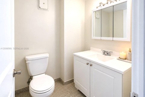 Condo in Sunny Isles Beach, Florida, 1 bedroom  № 2399675 - photo 10