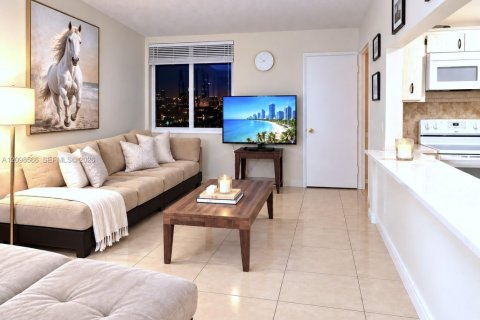 Condo in Sunny Isles Beach, Florida, 1 bedroom  № 2399675 - photo 6
