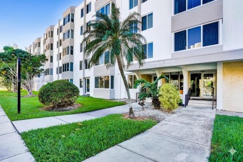 Condo in Sunny Isles Beach, Florida, 1 bedroom  № 2399675 - photo 18