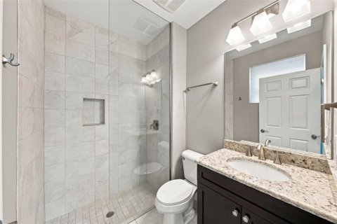Townhouse in Tampa, Florida 3 bedrooms, 168.52 sq.m. № 2404381 - photo 5