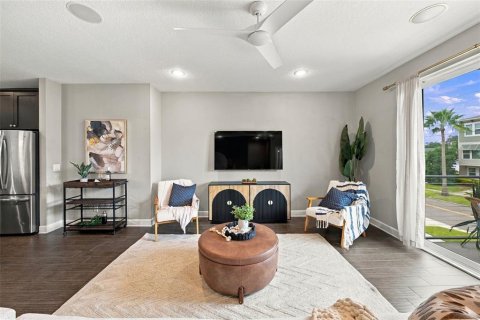 Townhouse in Tampa, Florida 3 bedrooms, 168.52 sq.m. № 2404381 - photo 7