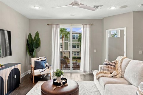 Townhouse in Tampa, Florida 3 bedrooms, 168.52 sq.m. № 2404381 - photo 9