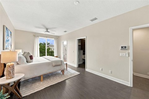Townhouse in Tampa, Florida 3 bedrooms, 168.52 sq.m. № 2404381 - photo 20