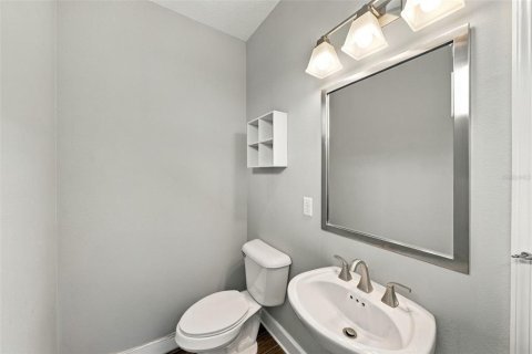 Townhouse in Tampa, Florida 3 bedrooms, 168.52 sq.m. № 2404381 - photo 17