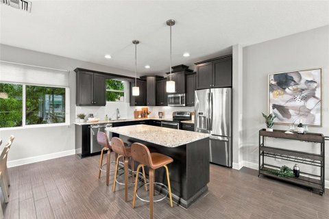 Townhouse in Tampa, Florida 3 bedrooms, 168.52 sq.m. № 2404381 - photo 14