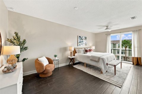 Townhouse in Tampa, Florida 3 bedrooms, 168.52 sq.m. № 2404381 - photo 19