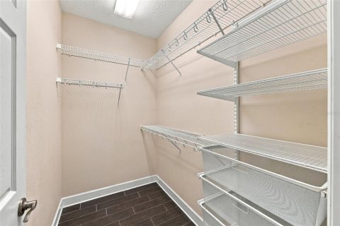 Townhouse in Tampa, Florida 3 bedrooms, 168.52 sq.m. № 2404381 - photo 30