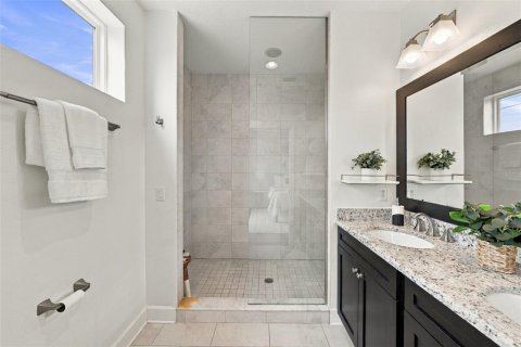 Townhouse in Tampa, Florida 3 bedrooms, 168.52 sq.m. № 2404381 - photo 23