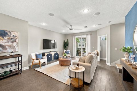 Townhouse in Tampa, Florida 3 bedrooms, 168.52 sq.m. № 2404381 - photo 6