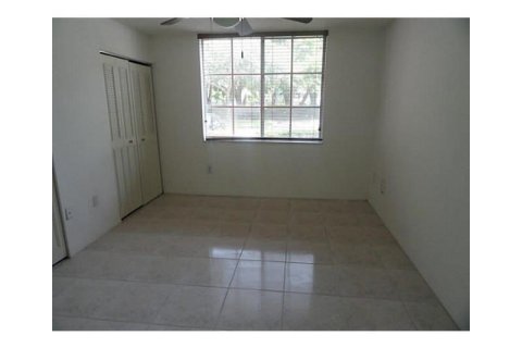 Copropriété à louer à Miramar, Floride: 1 chambre, 57.41 m2 № 2089397 - photo 3