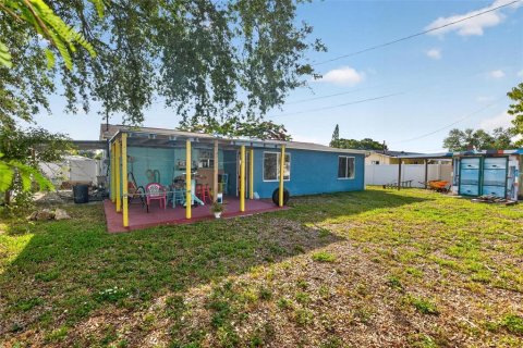 Casa en venta en Saint Petersburg, Florida, 3 dormitorios, 119.94 m2 № 2150730 - foto 3