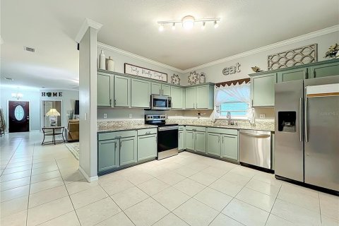 House in Oviedo, Florida 3 bedrooms, 143.44 sq.m. № 1900029 - photo 13