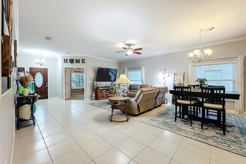 House in Oviedo, Florida 3 bedrooms, 143.44 sq.m. № 1900029 - photo 5