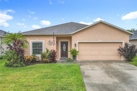 House in Oviedo, Florida 3 bedrooms, 143.44 sq.m. № 1900029 - photo 1