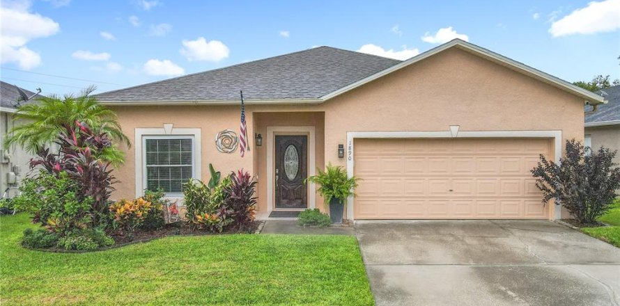 House in Oviedo, Florida 3 bedrooms, 143.44 sq.m. № 1900029