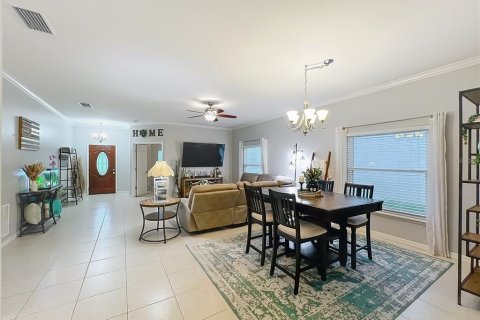 House in Oviedo, Florida 3 bedrooms, 143.44 sq.m. № 1900029 - photo 6