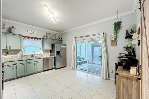 House in Oviedo, Florida 3 bedrooms, 143.44 sq.m. № 1900029 - photo 9