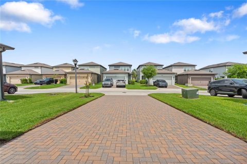 House in Odessa, Florida 3 bedrooms, 162.76 sq.m. № 2120278 - photo 8