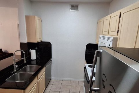 Condo in Kissimmee, Florida, 1 bedroom  № 2238735 - photo 6