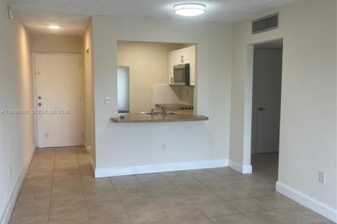 Copropriété à louer à Miami, Floride: 1 chambre, 55.93 m2 № 2046479 - photo 7