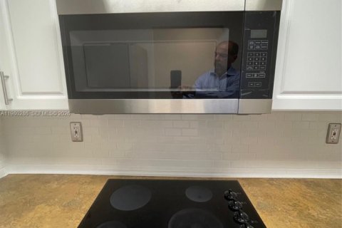 Copropriété à louer à Miami, Floride: 1 chambre, 55.93 m2 № 2046479 - photo 10