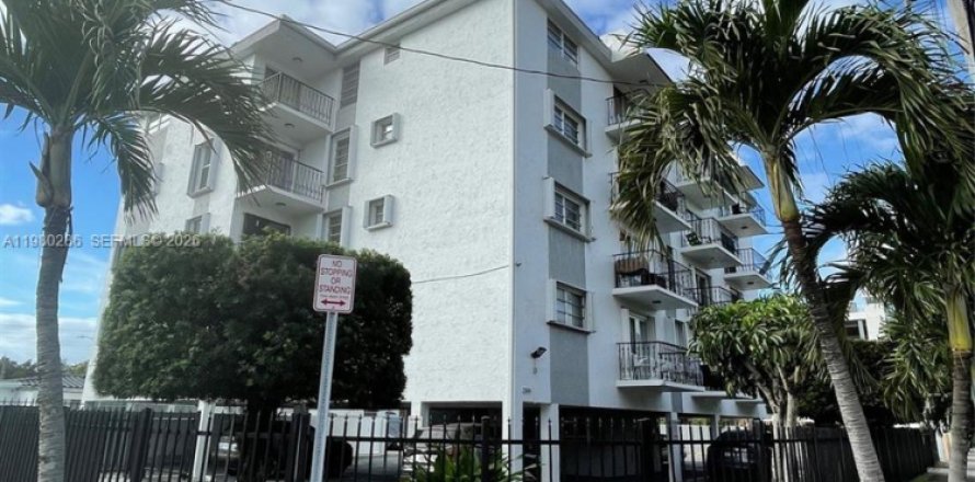 Condo à Miami, Floride, 1 chambre  № 2046479