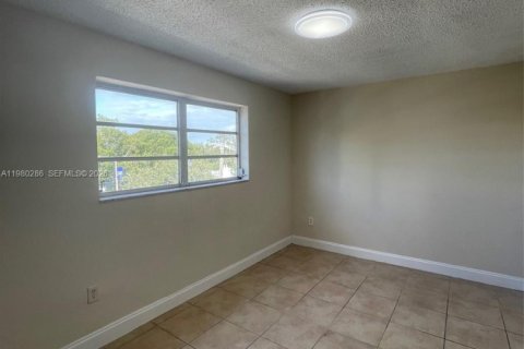 Copropriété à louer à Miami, Floride: 1 chambre, 55.93 m2 № 2046479 - photo 12