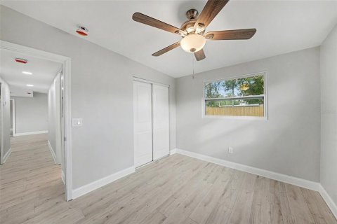 House in Clearwater, Florida 4 bedrooms, 173.17 sq.m. № 2231261 - photo 19