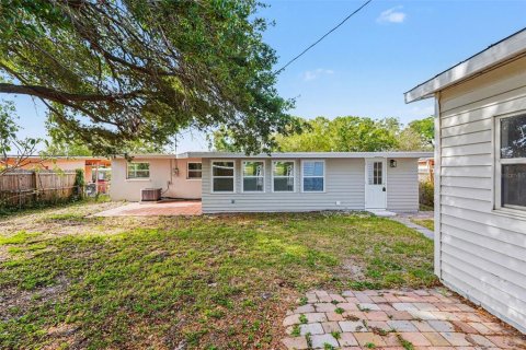 House in Clearwater, Florida 4 bedrooms, 173.17 sq.m. № 2231261 - photo 22