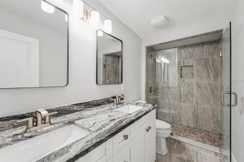 House in Clearwater, Florida 4 bedrooms, 173.17 sq.m. № 2231261 - photo 11