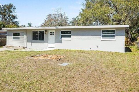 House in Clearwater, Florida 4 bedrooms, 173.17 sq.m. № 2231261 - photo 25