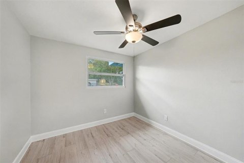 House in Clearwater, Florida 4 bedrooms, 173.17 sq.m. № 2231261 - photo 15