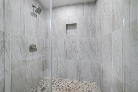 House in Clearwater, Florida 4 bedrooms, 173.17 sq.m. № 2231261 - photo 12
